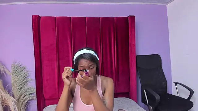 Shanelle   online show from May 5, 2026, 3:26 pm
