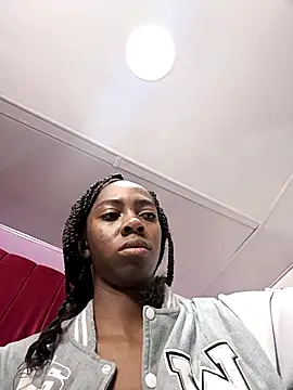 Shanelle   online show from December 4, 2025, 1:32 pm