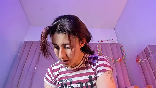 AngelaLinaresx69 online show from April 30, 2026, 5:09 pm