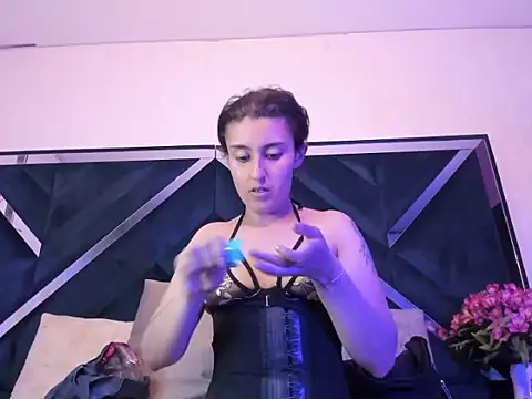 AngelaLinaresx69 online show from July 11, 2026, 9:37 pm