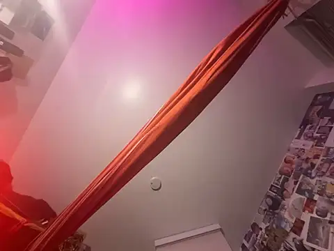 DownstairsSky online show from February 7, 2026, 2:30 am