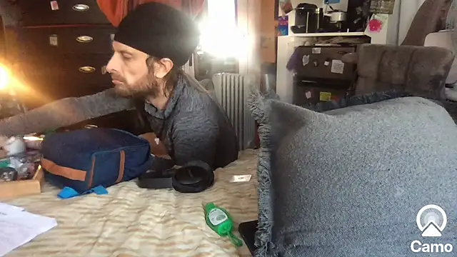 DownstairsSky online show from October 18, 2025, 7:49 pm