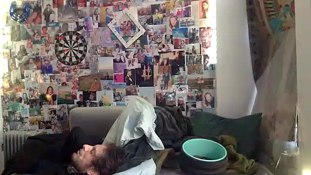 DownstairsSky online show from February 7, 2025, 6:34 pm