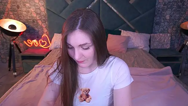 Snapshot of EmmyCharmm chatting on March 17, 2026, 6:49 am EmmyCharmm online show from March 17, 2026, 6:49 am