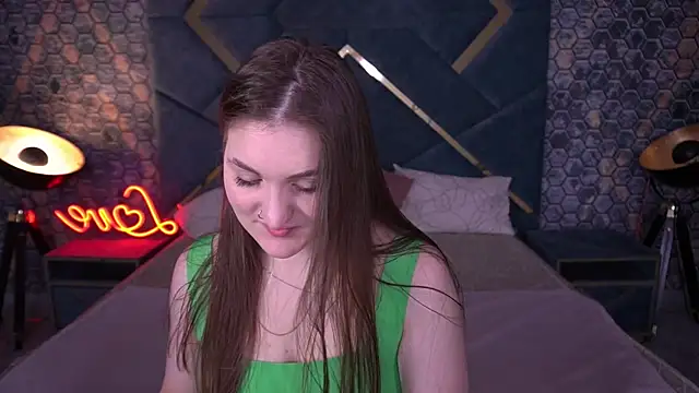 Snapshot of EmmyCharmm chatting on February 25, 2026, 7:08 am EmmyCharmm online show from February 25, 2026, 7:08 am