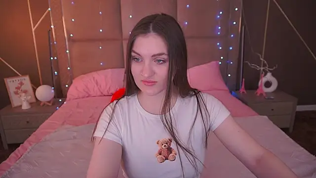 Snapshot of EmmyCharmm chatting on March 18, 2026, 6:49 am EmmyCharmm online show from March 18, 2026, 6:49 am