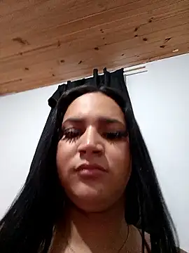 Snapshot of Andrys_ chatting on June 14, 2026, 6:36 am Andrys online show from June 14, 2026, 6:36 am