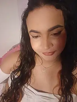 Snapshot of Andrys_ chatting on June 19, 2026, 4:18 am Andrys online show from June 19, 2026, 4:18 am