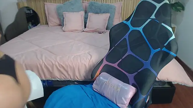 rose meyer online show from September 28, 2025, 3:19 pm