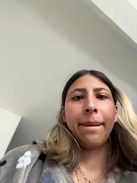 Ameellie online show from April 23, 2026, 4:08 pm