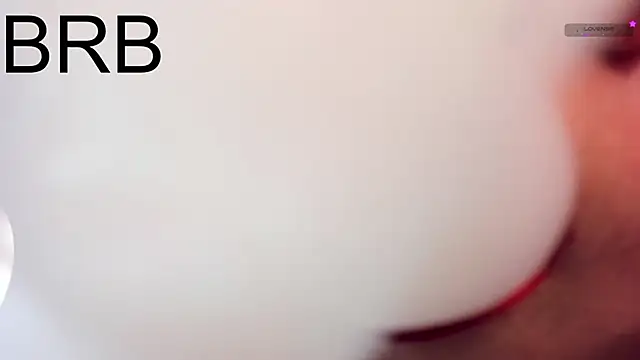 Mia depp online show from October 13, 2025, 9:49 pm