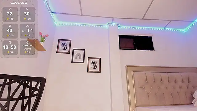 Letizia West  online show from September 9, 2025, 5:50 am