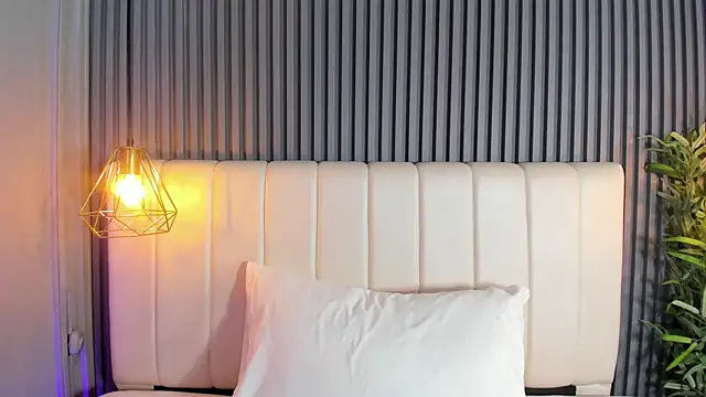 SaraRiley online show from February 19, 2026, 11:01 pm