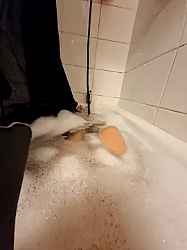 La patronne eva online show from November 19, 2025, 10:21 pm