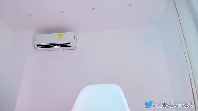 mollyrivera online show from March 25, 2026, 11:14 pm