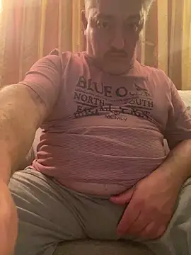 Snapshot of Russirayu chatting on April 5, 2026, 10:27 pm Russirayu online show from April 5, 2026, 10:27 pm