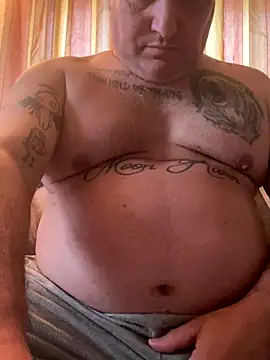 Snapshot of Russirayu chatting on December 15, 2025, 4:24 pm Russirayu online show from December 15, 2025, 4:24 pm