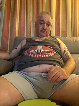 Snapshot of Russirayu chatting on October 26, 2025, 10:54 pm Russirayu online show from October 26, 2025, 10:54 pm