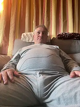 Snapshot of Russirayu chatting on March 20, 2025, 5:36 pm Russirayu online show from March 20, 2025, 5:36 pm