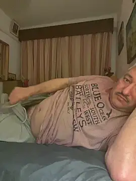 Snapshot of Russirayu chatting on April 11, 2026, 10:02 pm Russirayu online show from April 11, 2026, 10:02 pm