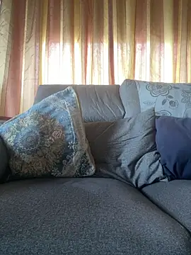 Snapshot of Russirayu chatting on February 11, 2026, 8:36 am Russirayu online show from February 11, 2026, 8:36 am