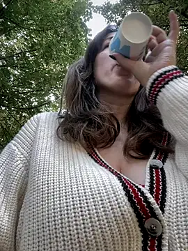 MommmyYummy online show from September 11, 2025, 2:06 pm