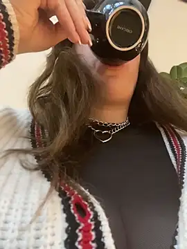 MommmyYummy online show from February 15, 2026, 12:59 pm