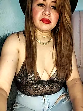 isabellacen online show from February 8, 2026, 3:59 am