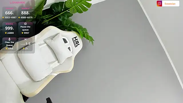 Snapshot of EveEvian chatting on February 20, 2026, 2:08 am EveEvian online show from February 20, 2026, 2:08 am