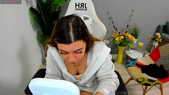 EveEvian online show from April 30, 2026, 10:33 am
