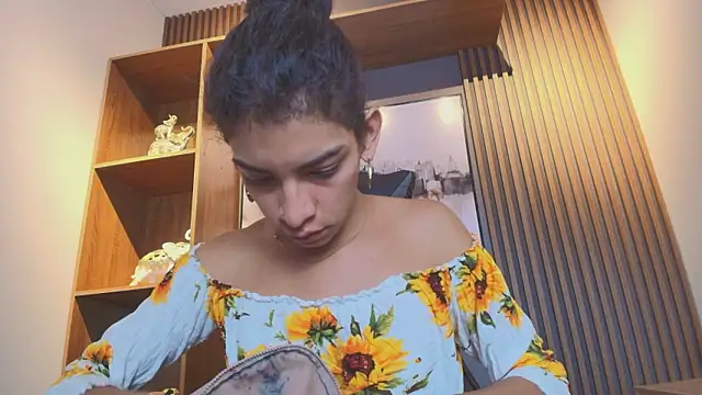 Snapshot of Alahia_Rodriguez chatting on March 12, 2026, 1:48 pm Alahia Rodriguez online show from March 12, 2026, 1:48 pm