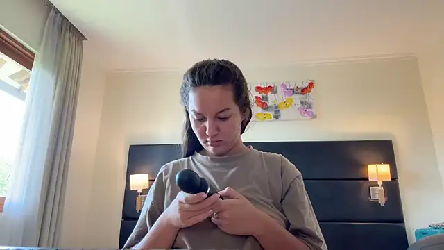 Snapshot of Nelly_Fischer chatting on December 22, 2025, 5:51 am Nelly Fischer online show from December 22, 2025, 5:51 am