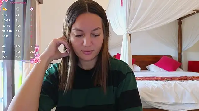 Snapshot of Nelly_Fischer chatting on December 14, 2025, 12:06 am Nelly Fischer online show from December 14, 2025, 12:06 am