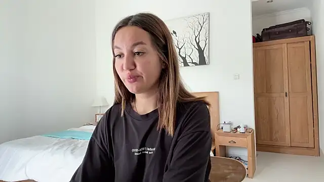 Snapshot of Nelly_Fischer chatting on November 21, 2025, 3:27 am Nelly Fischer online show from November 21, 2025, 3:27 am