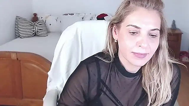 evamaria2024 online show from March 12, 2025, 2:12 pm