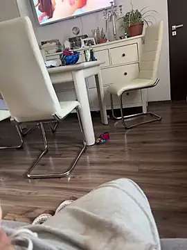 Aronn4 online show from February 13, 2026, 12:27 pm