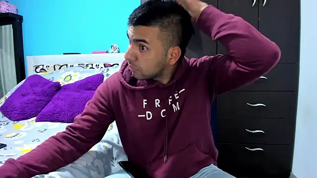 2ScarletandRyan8 online show from September 19, 2025, 9:57 am