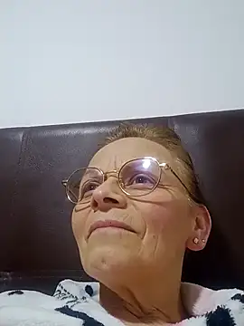 asleycavta online show from October 2, 2025, 2:26 am