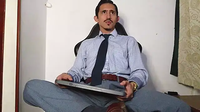 HomeAloneK online show from February 10, 2026, 7:35 pm