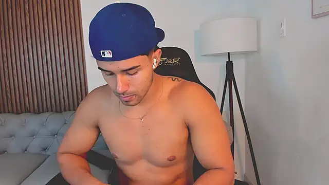 liam collins21 online show from October 17, 2025, 11:56 am