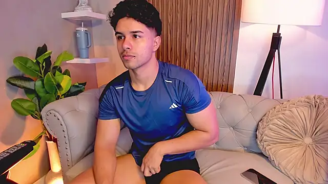 liam collins21 online show from December 3, 2025, 12:04 pm