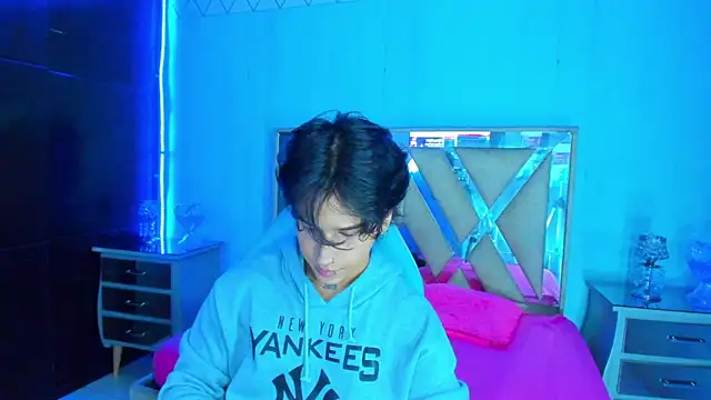 alex 477 online show from February 2, 2026, 11:42 am