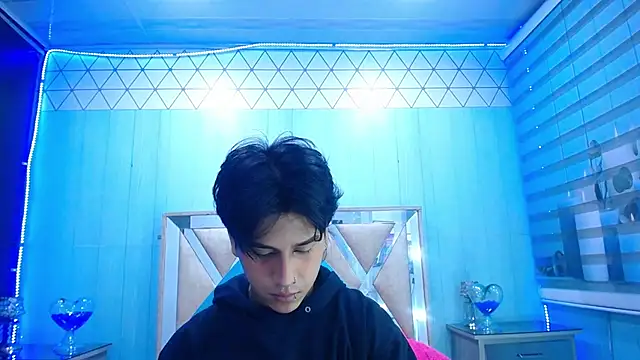 alex 477 online show from November 3, 2025, 11:47 am