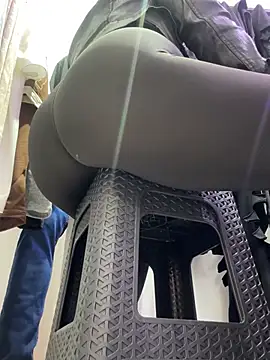 Snapshot of kim_monti chatting on March 9, 2026, 9:51 pm kim monti online show from March 9, 2026, 9:51 pm