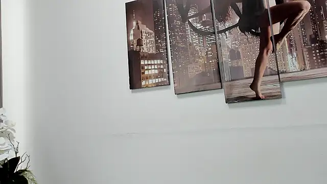 Tiny JuJu online show from March 4, 2026, 1:13 am