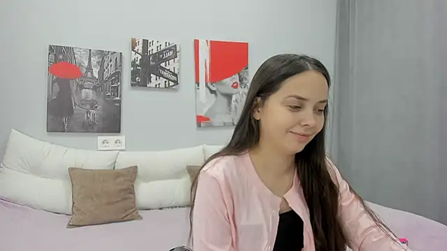 Tiny JuJu online show from November 6, 2025, 1:20 am