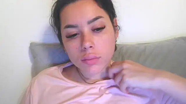 LovelyJulliette online show from November 29, 2025, 2:28 pm