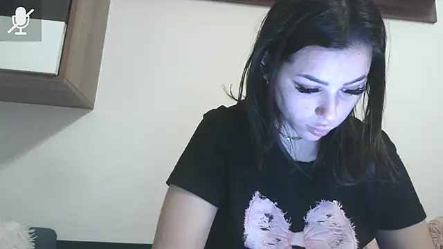 LovelyJulliette online show from March 5, 2026, 4:47 pm