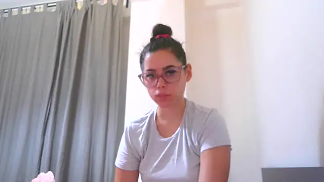 LovelyJulliette online show from October 18, 2025, 5:04 pm