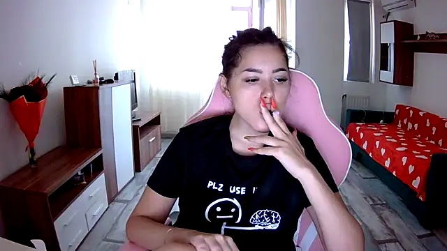 LovelyJulliette online show from September 25, 2025, 12:33 pm